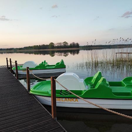 Siedlisko Nr 4A Nad Jeziorem Skarlinskim, Jezioro, Mazury, Domki Letniskowe Kurzetnik Kültér fotó